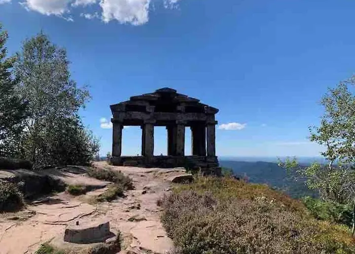 Idealement Situe Sur La Voie Verte Celles-sur-Plaine